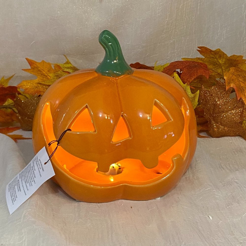 MOONLIGHT MANOR Led Light Up Ceramic Jack O Lantern Halloween Decor New